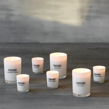 Load image into Gallery viewer, Sandalwood & jasmine Scented Candle